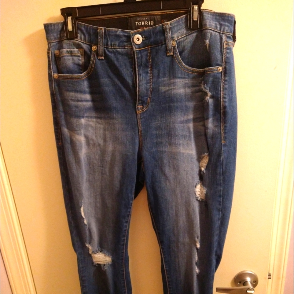 Torrid distressed skinny jean